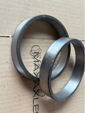 87708447 Втулка розпірна CASE