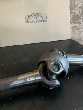 213.06.610.10 Напіввісь в зборі DANA