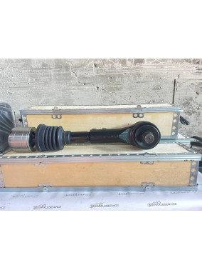 RE216819 Тяга рульова в зборі JOHN DEERE RE216819 Тяга рульова в зборі JOHN DEERE